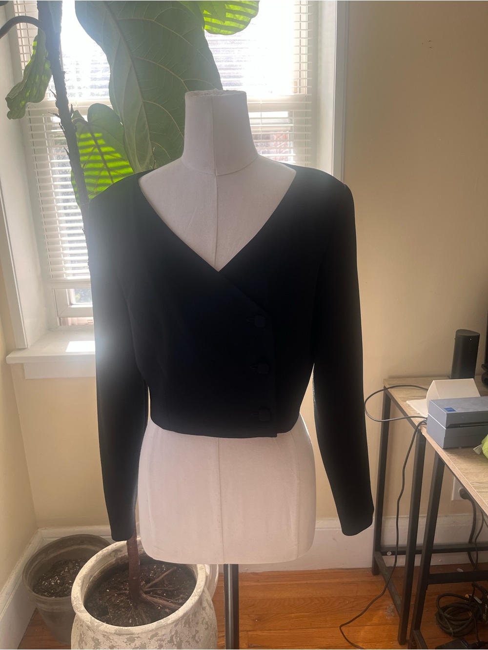 Vintage Black Liz Claiborne cropped suit jacket top size 8